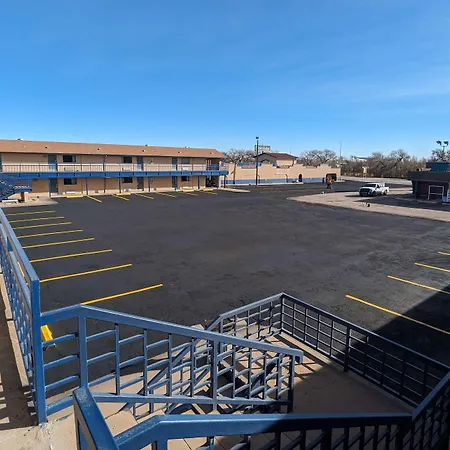 Travelodge By Wyndham Clovis-3