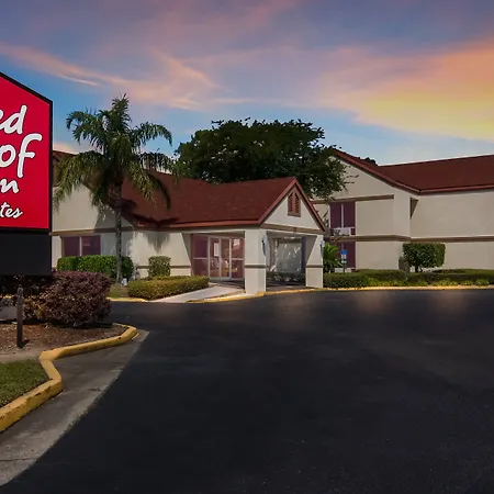 Red Roof Inn & Suites Brunswick I-95-3