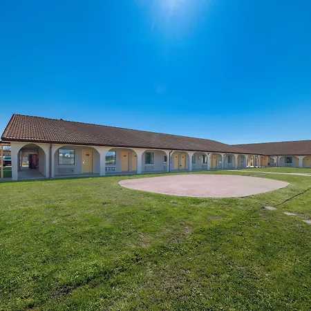 Americas Best Value Inn Bonham-2