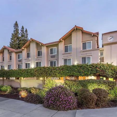 Best Western Plus Airport Plaza-2