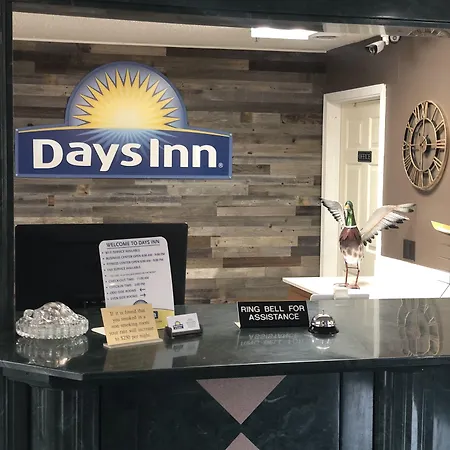 Days Inn & Suites By Wyndham Stuttgart-3