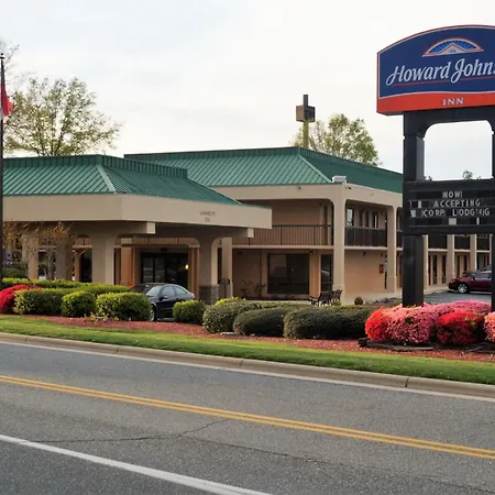 Howard Johnson By Wyndham Greensboro Near The Coliseum-2