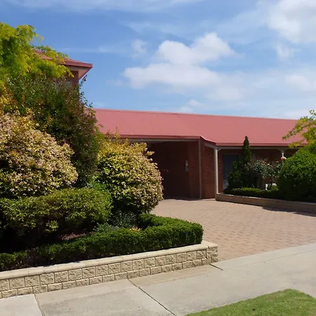 Colonial Motor Inn Bairnsdale Golden Chain Property-3