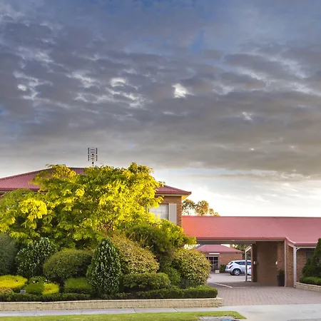 Colonial Motor Inn Bairnsdale Golden Chain Property-2