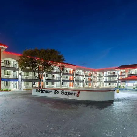 Super 8 By Wyndham Austin University/Downtown Area-3