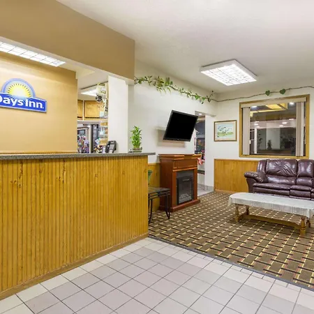 Days Inn By Wyndham Paxton-2