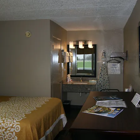 Days Inn & Suites By Wyndham Springfield On I-44-3