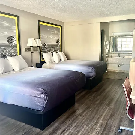 Super 8 By Wyndham Albuquerque Downtown-3