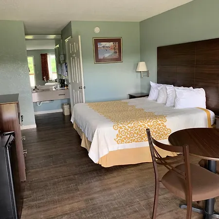 Days Inn By Wyndham Clinton-2