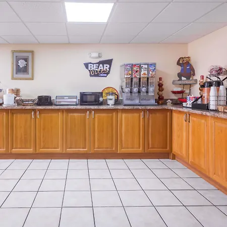 Regency Inn & Suites-Hamilton Place-3