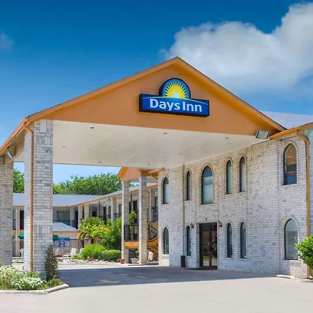 Days Inn Windcrest By Wyndham San Antonio-2