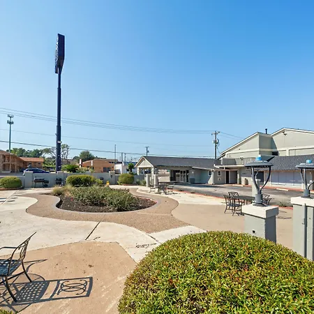 Americas Best Value Inn & Suites Brenham-3