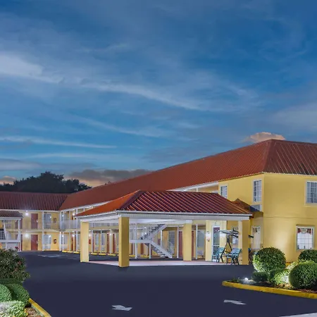 Days Inn By Wyndham Barnwell-2