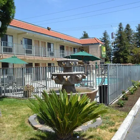 Fresno Inn-2