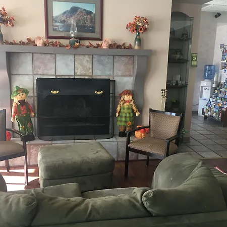 Mountain Inn & Suites-2