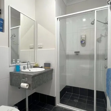 Jopen Motel Unit 5-2