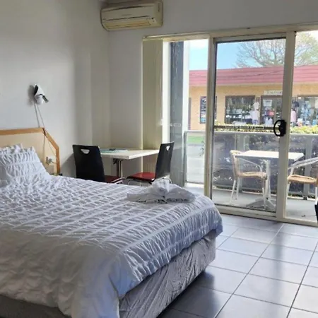 Jopen Motel Unit 5-3