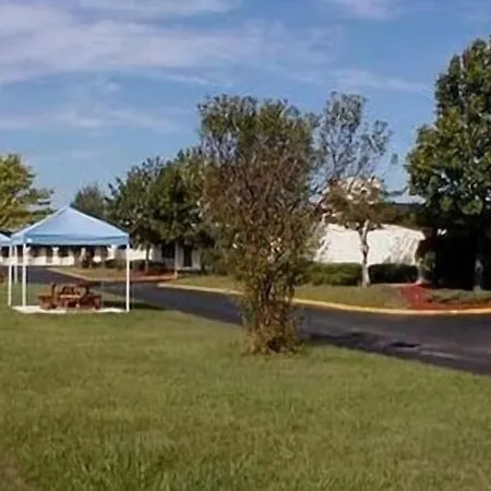 Americas Best Value Inn-Warren-2