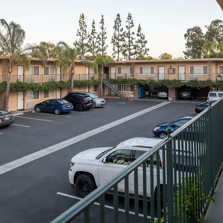 Anaheim Islander Inn And Suites Near Park And Convention Center-2