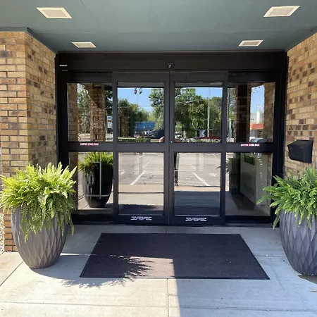 Nichols Inn & Suites-3
