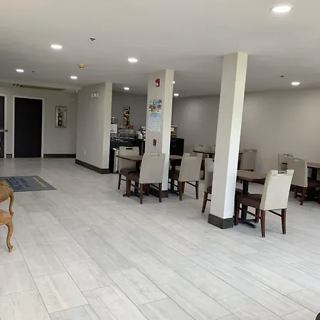 Microtel Inn And Suites Clarksville-2