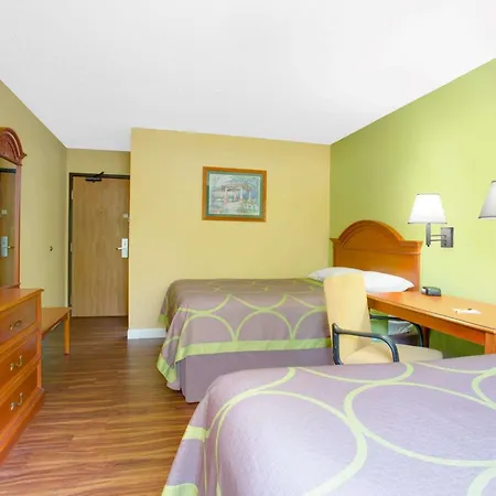 Super-8-Gainesville-I-75-Hospital-University-Area-3