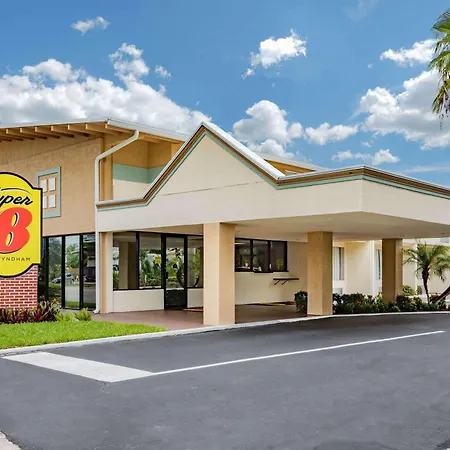 Super 8 By Wyndham Melbourne-2