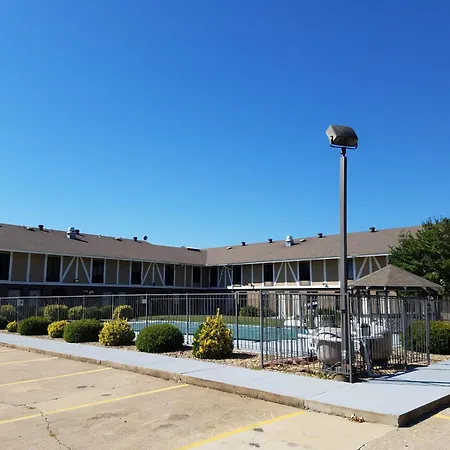 Super 8 By Wyndham Bentonville-2