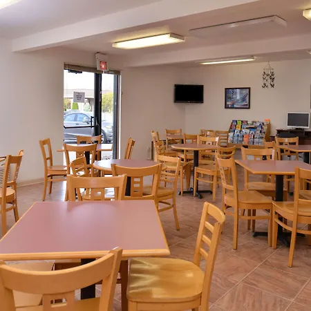 Americas Best Value Inn & Suites-Birch Run-3
