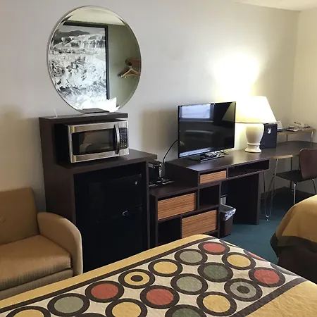 Super 8 By Wyndham Livingston Yellowstone-3