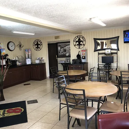 Super 8 By Wyndham Natchitoches-2