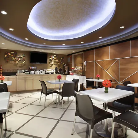 Ramada By Wyndham Bronx-3