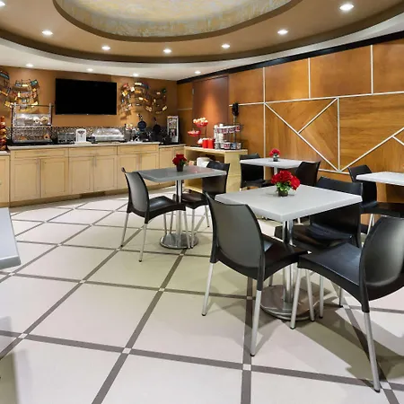 Ramada By Wyndham Bronx-2