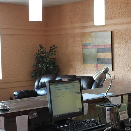 Travelodge By Wyndham Swift Current-2