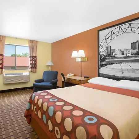 Super 8 By Wyndham Boone-3