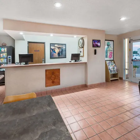 Super 8 By Wyndham Roswell-3