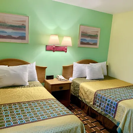 Travelers Inn Medford-2