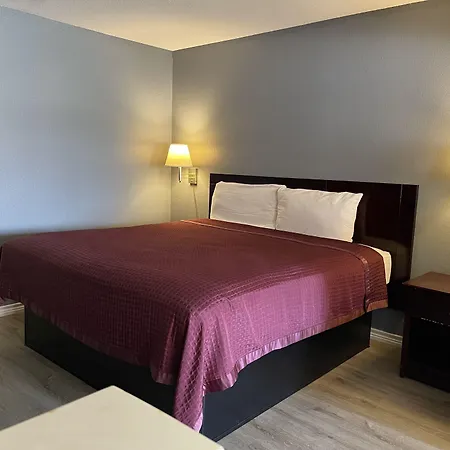 Majestic Inn-2