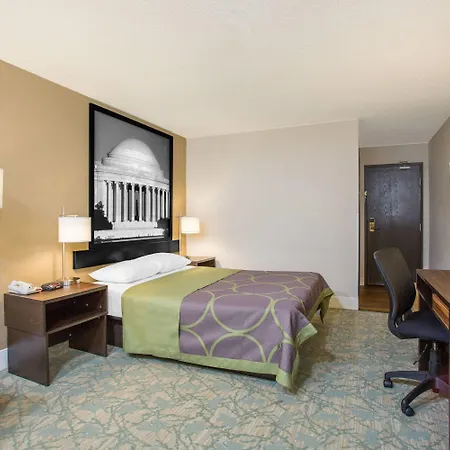 Red Carpet Inn - Waldorf-2