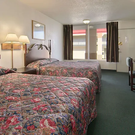 Super 8 By Wyndham Oklahoma Fairgrounds-2