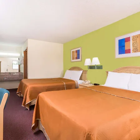 Travelodge By Wyndham Cordele-3