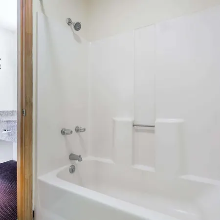 Travelodge By Wyndham Cordele-2