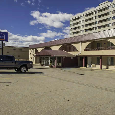 Howard Johnson By Wyndham Downtown Kamloops-2