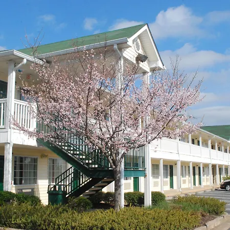 Intown Suites Extended Stay Atlanta Ga - Cumming-2