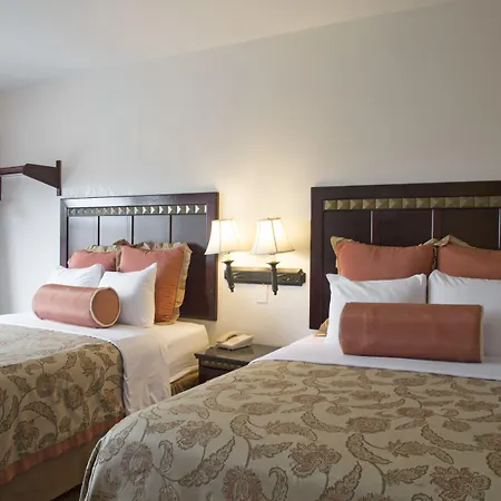 Harborview Inn & Suites-Convention Center-Airport-Gaslamp-Seaworld-Zoo-Balboa Park-2