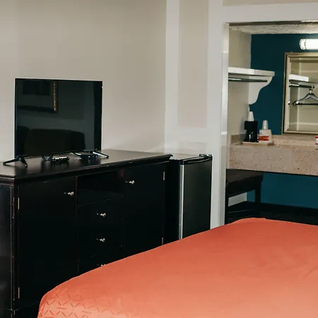 Victorian Inn & Suites-3