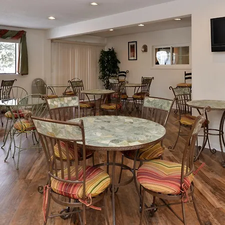 Americas Best Value Inn New Paltz-2