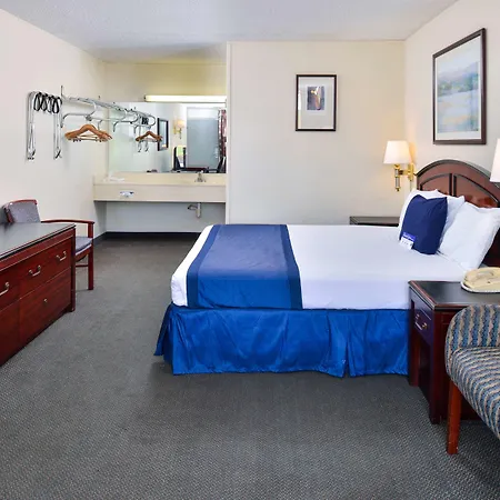 Castle Inn & Suites Anadarko-3