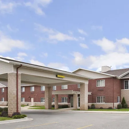 Super 8 By Wyndham Ava-2
