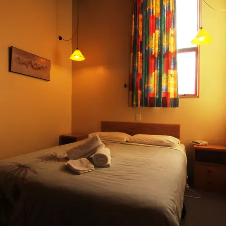 Larchwood Motel-2